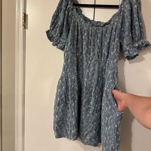 Old navy, L,  cotton dress, w/ pockets, only worn once, excellent condition.